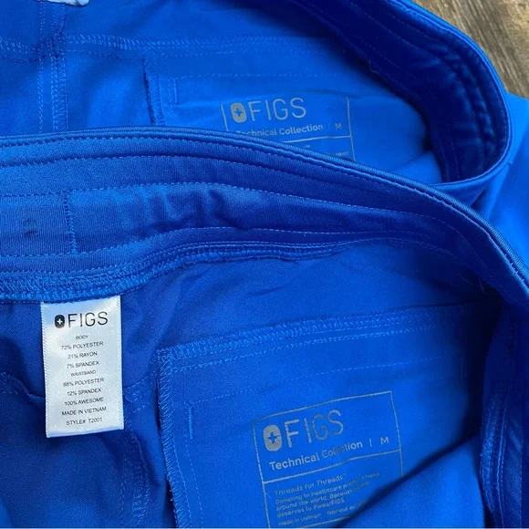 Figs Ladies Bundle Of 2 Scrub Sets Blue Size Medium * flawed pant* - Picture 15 of 15